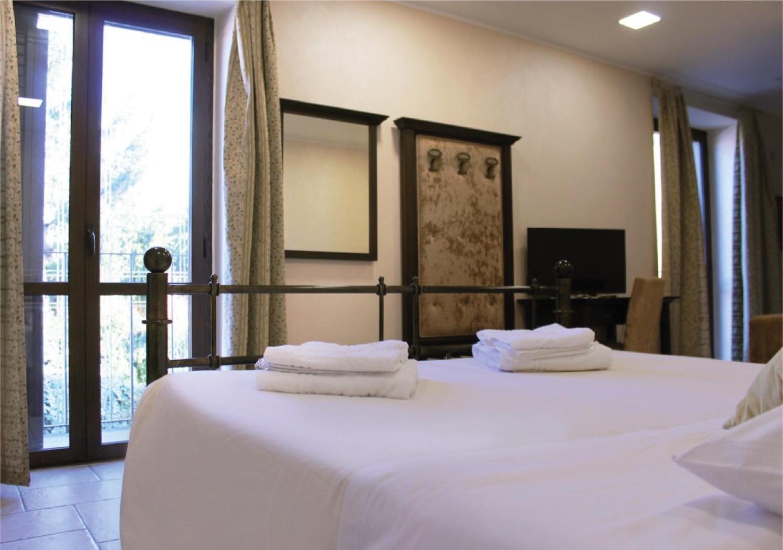 Le Corti - Dimora Storica Bed and Breakfast Polistena Exteriör bild
